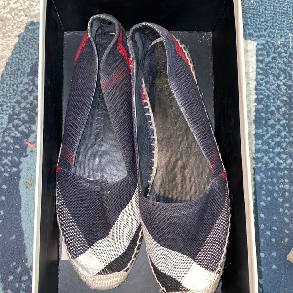 Burberry flats